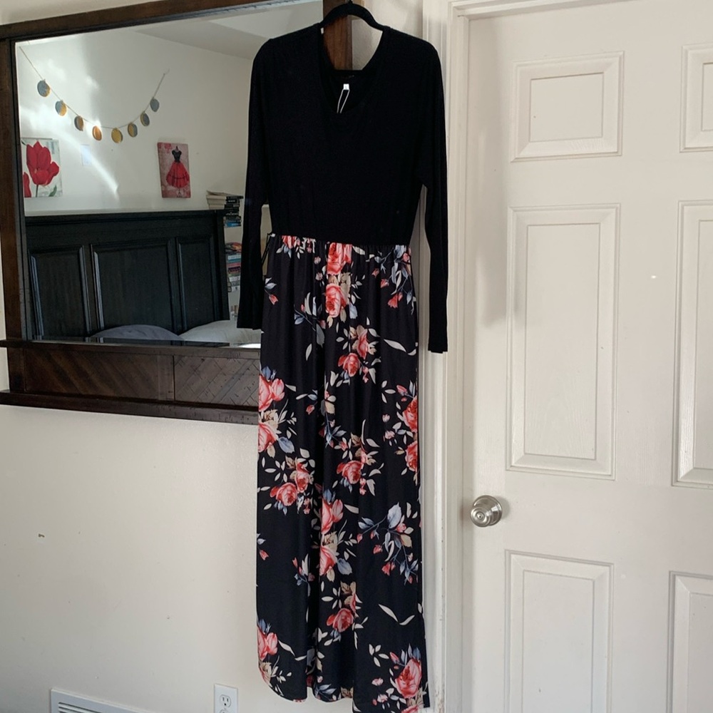 Maxi floral long sleeved dress with pockets